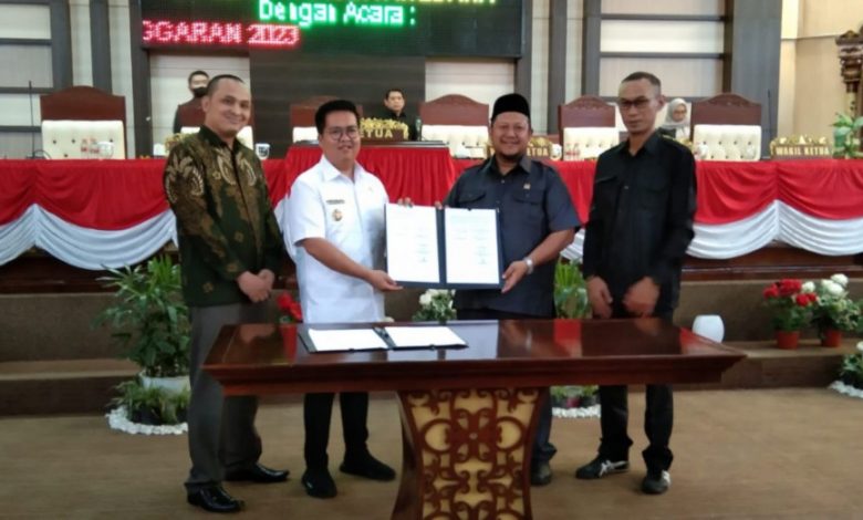 Penandatanganan KUA PPAS APBD Kukar 2023